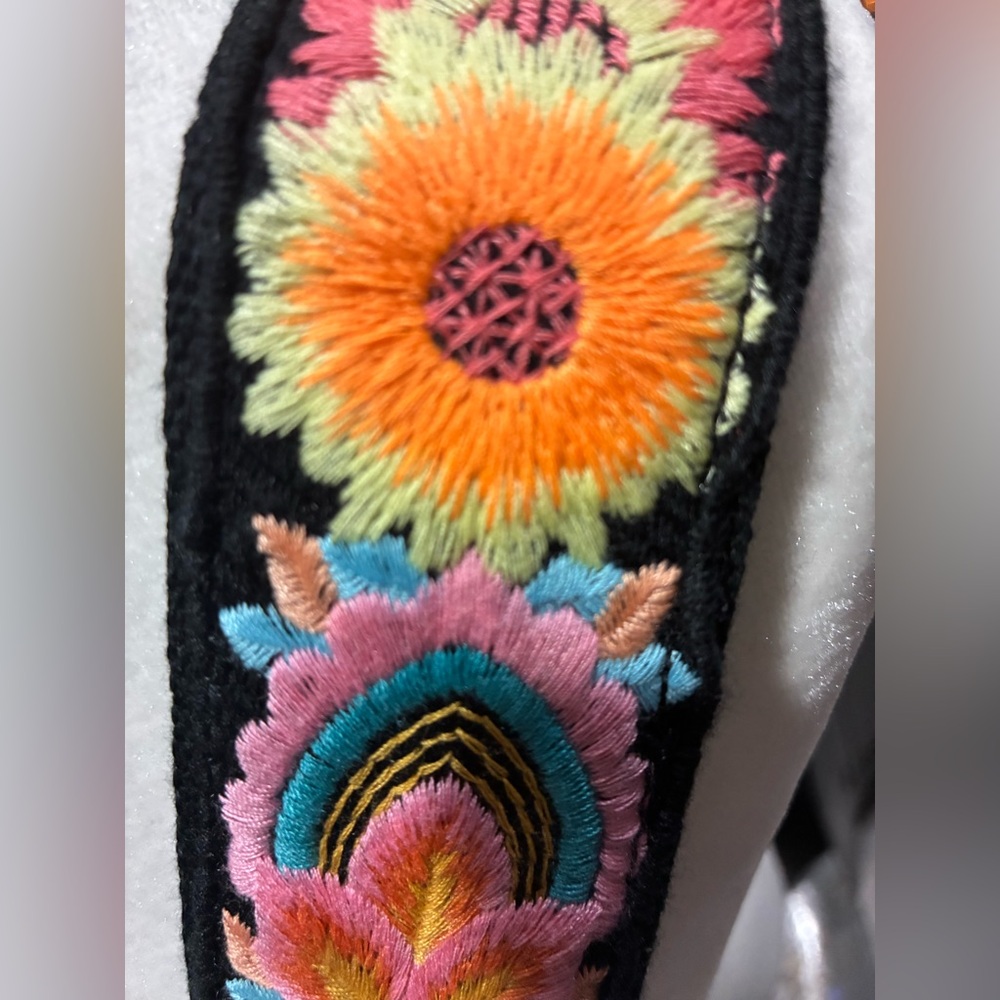 Colorful Embroidered guitar Strap - Picture 1 of 4
